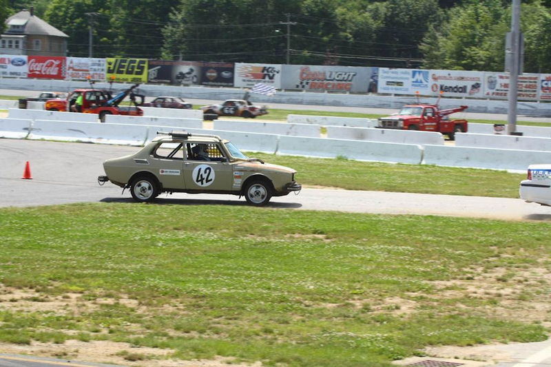 Illustration for article titled The 24 Hours Of LeMons New England 2009 Über Gallery, Part 2
